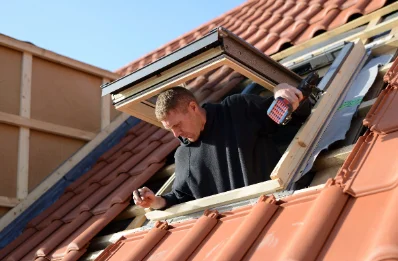Pose de fenêtres de toit Velux à Liebsdorf